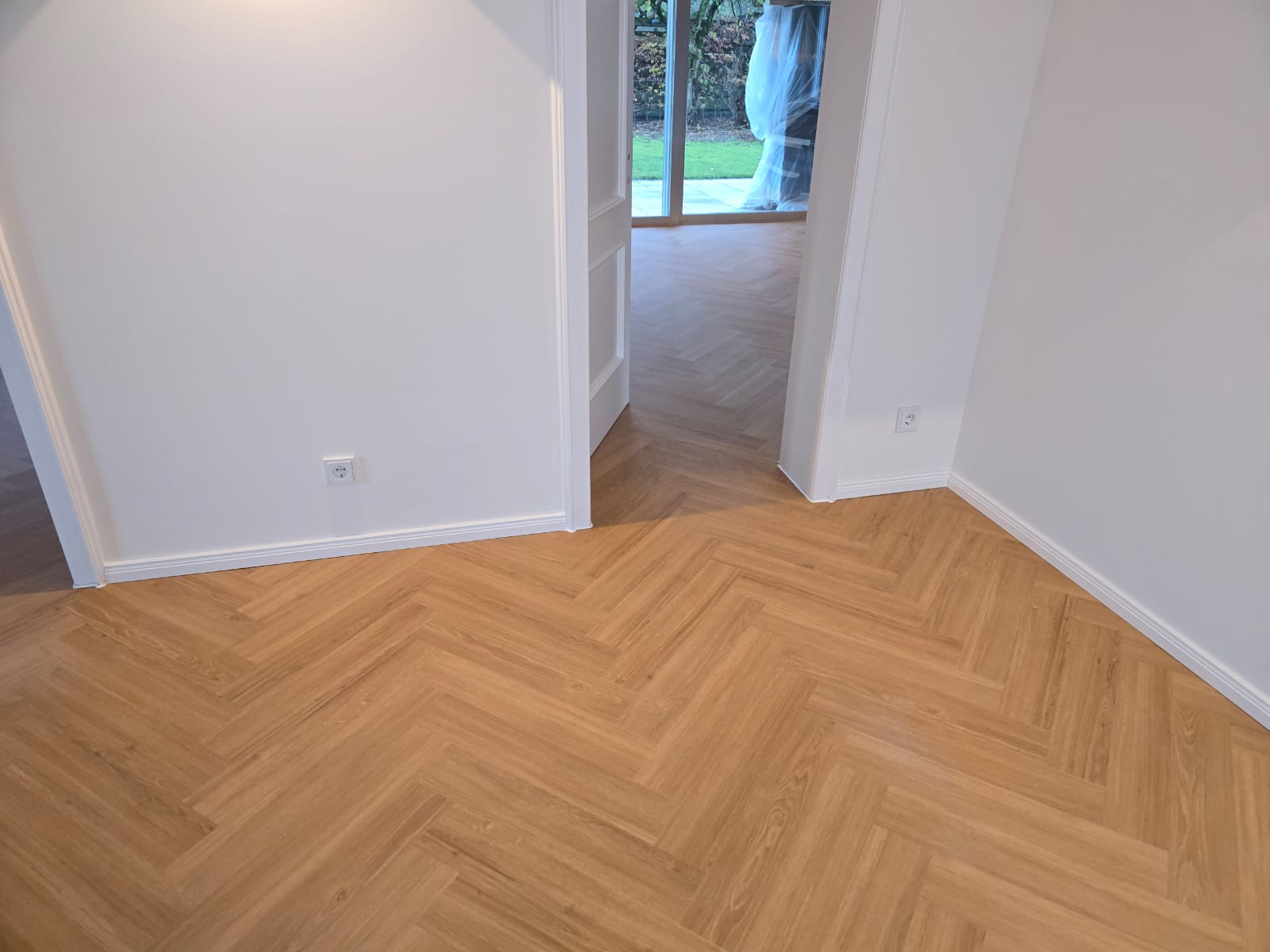 Ihr neuer Boden - professionell beraten, makellos verlegt.
